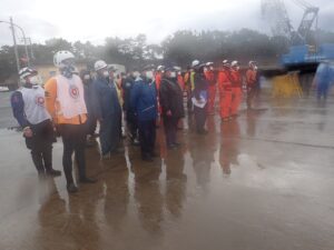 沼津港で官民合同救助訓練を開催